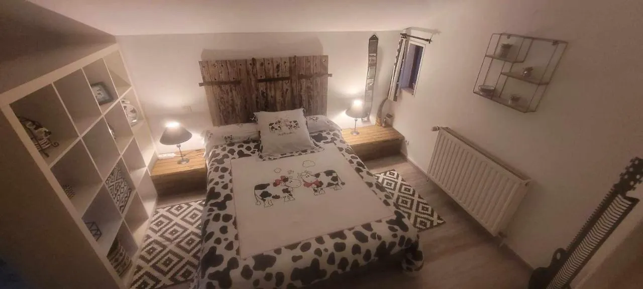 Holiday home Gite Le Mengleuz Plouneour-Menez
