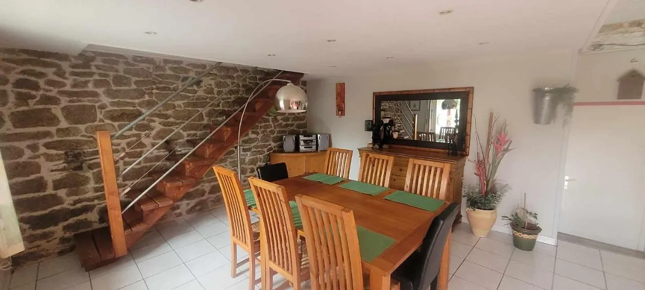 Holiday home Gite Le Mengleuz Plouneour-Menez France